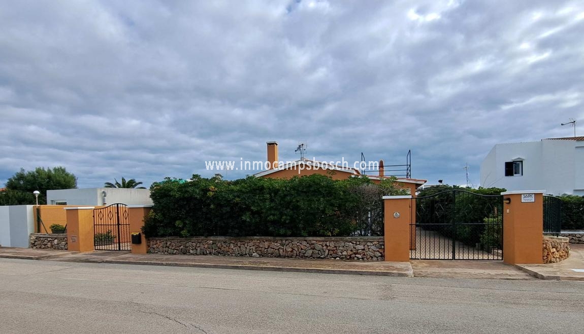 Chalet con piscina en Cala’n Blanes